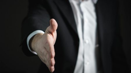 销售自动化（Sales Engagement）工具对比：纷享销客 vs 销售易