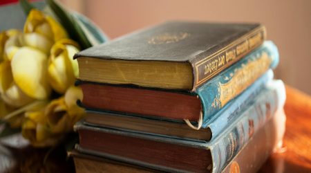 如何将域名和网站绑定