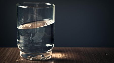 ps如何处理玻璃杯