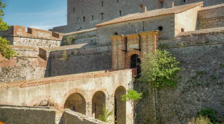 网页边框如何做