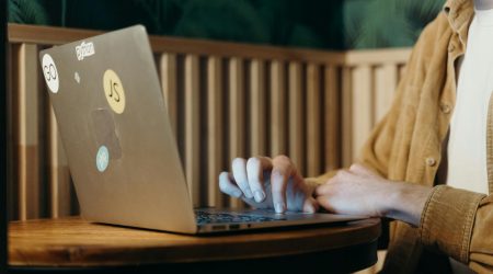 网页设计图片如何滚动