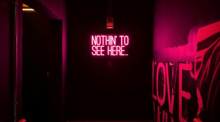 html css怎么在图片上添加文字