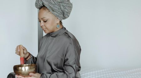 怎么让div里的div居中显示