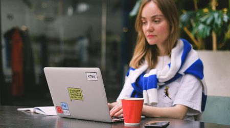 html判断手机跳转代码怎么写