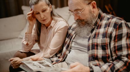 怎么用html设置一个交友网页