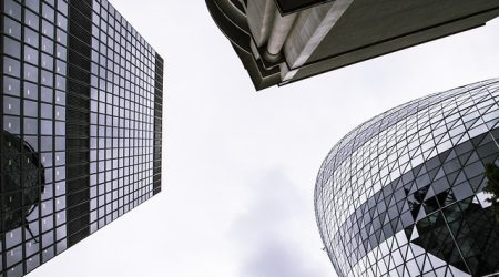 构建搭配什么副词