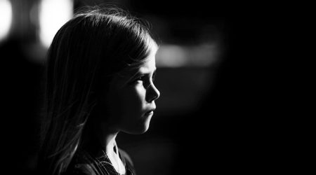 坚定的什么动词